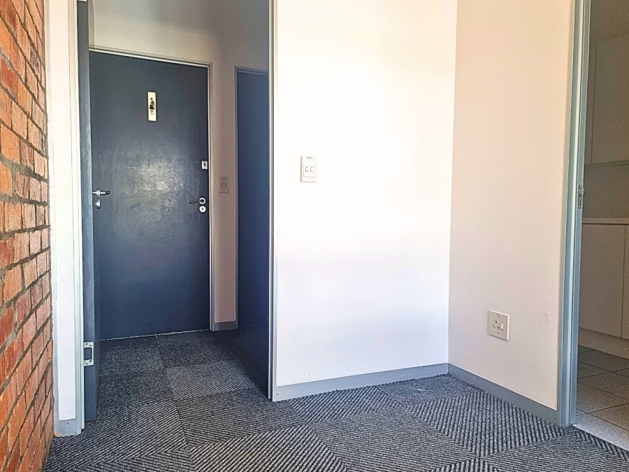 To Let commercial Property for Rent in De Waterkant Western Cape